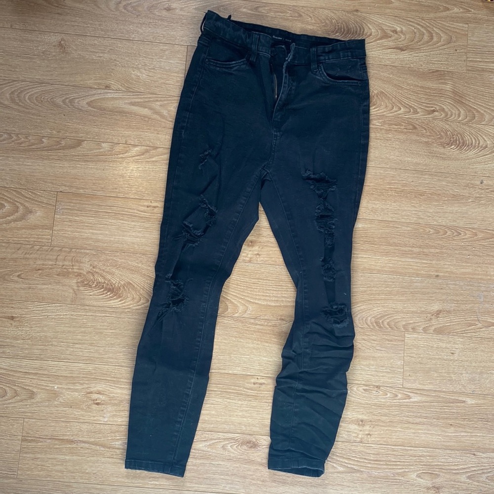 Ripped skinny jeans